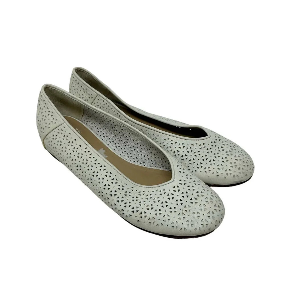 Eileen Fisher White Lasercut Leather Ballet Flats‎ Size US 8.5